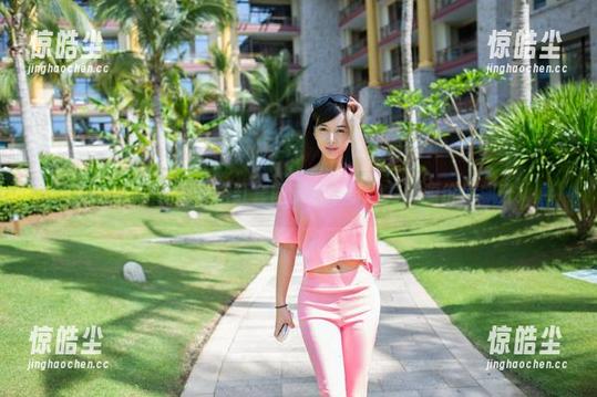 TuiGirl - 李七喜浴缸套图：水中奇遇，资源价值飙升！