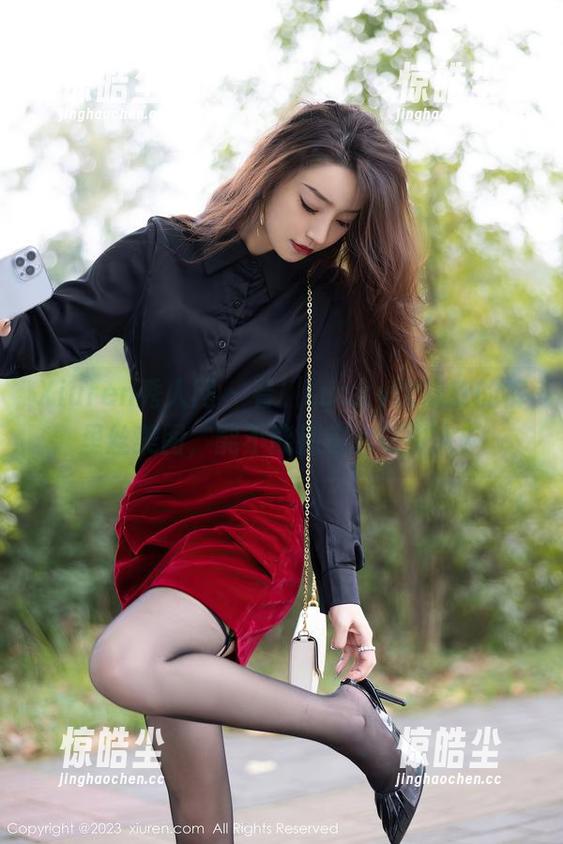 Xiuren秀人网 - 看！Lucky沈欢欣的裤里丝美图，能不能别这么吸引人？