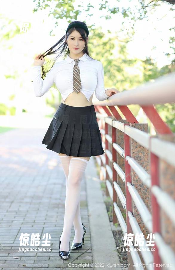 Xiuren秀人网 - 雨儿baby：蕾丝的轻盈与惆怅，写真集精选，带你进入她的柔软世界。