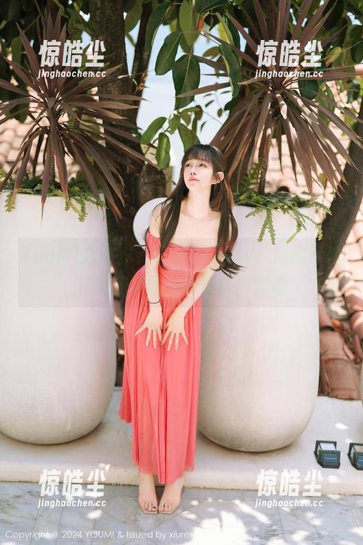 YouMi尤蜜荟-樱小白baby YouMi尤蜜荟 - 樱小白baby:她的写真作品集让我心情复杂的套装