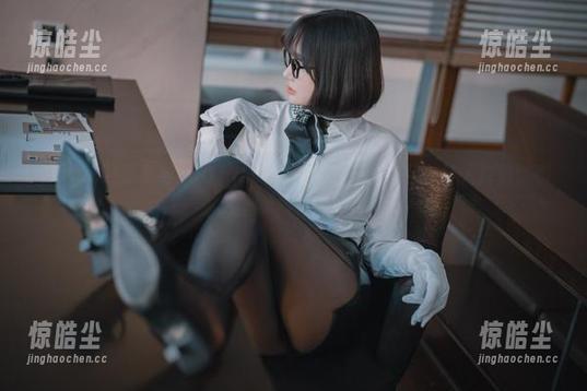 yeeun孙乐乐与LOOZY-HBD：全套图集中那些让人捧腹的瞬间！