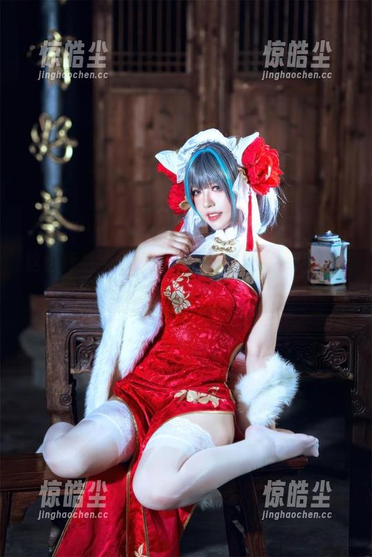 这也算是半半子的吊带写真？原图让我有点摸不着头脑了～