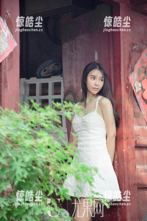 尤果网 - 李思宁的学姐图集分享，瞬间让我感觉自己也要穿回那段无忧的校园生活。