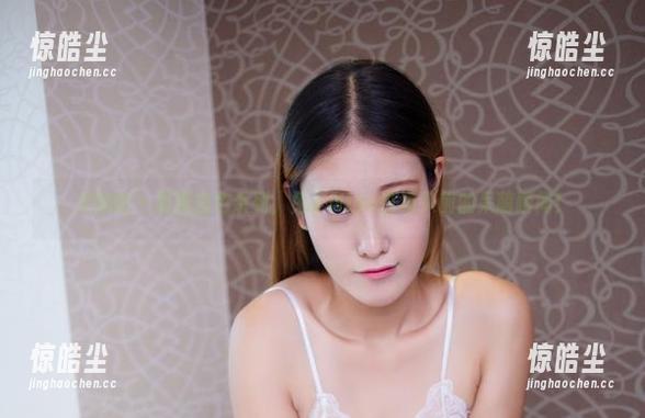 尤物馆-兔子Nina 尤物馆 - 最新白色系列,兔子Nina在镜头前的呆萌瞬间!