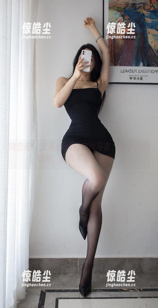 文茜cool 微密圈 - 文茜cool的定制写真:凳子上的娇俏,她真不是只靠脸!