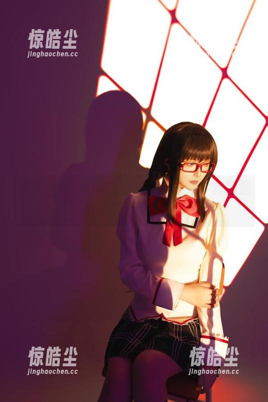 星之迟迟私拍礼服：美图的背后，真的是美还是别有所指？
