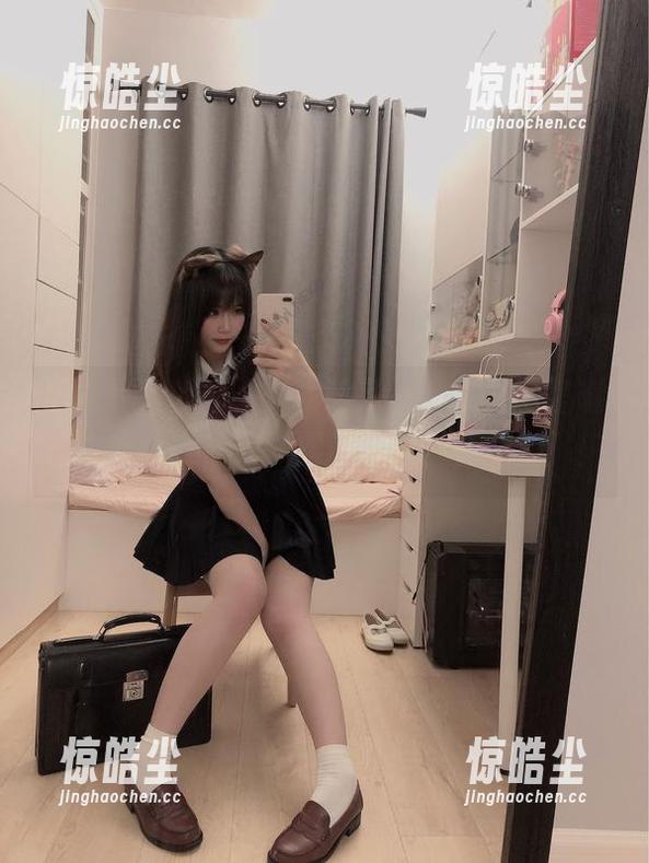 困在家里的是一只废喵了，分享她的圣诞连衣裙套图，来一起看这些“仙女片”！