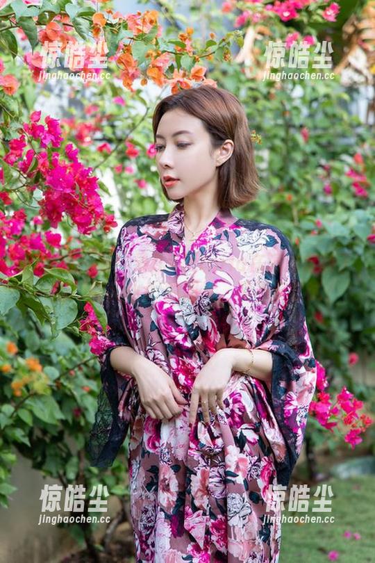 微密圈 - 看！果儿Victoria在海边定制了一组‘假装仙女'的图片，要不要尝试？