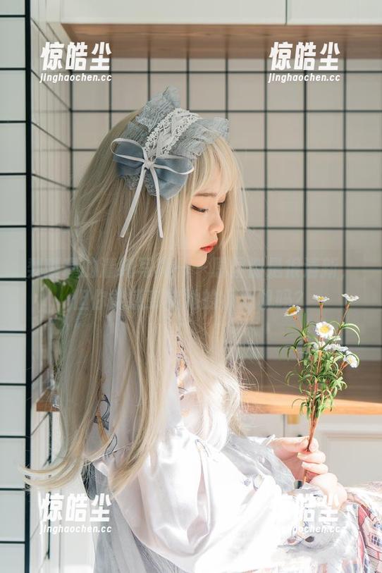 梨瑾瑾的清纯写真——原图倒是很清新，但你能感受到她的小心机吗？