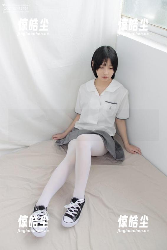 走进森萝财团，JK水手服写真带你穿越到校园时光的原图世界！
