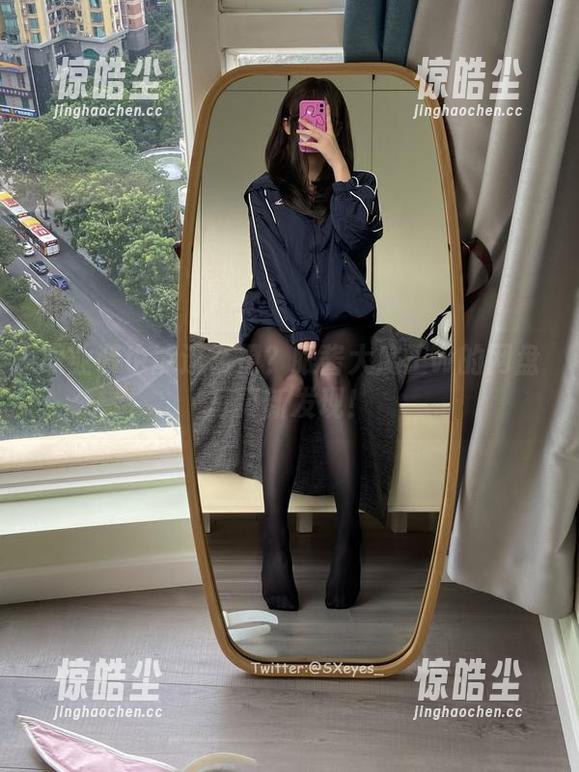 职业装也能这么撩？眼酱大魔王w的网盘写真新发现！