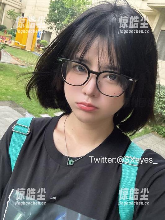当眼酱大魔王w遇上逆兔：这个福利图包辣味十足！