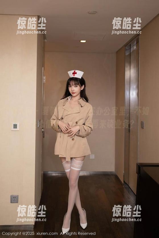 秀人网 - 夏馨瑶全套：在办公室里，不如先让心情放飞，然后再来谈业务？