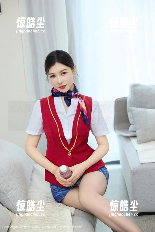 秀人网 - 宅家穿套装，孟狐狸FoxYini的私拍图包送你一波快乐！