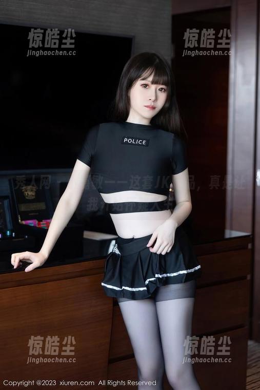 秀人网 - 小嘉敏——这套JK作品，真是让我开始怀疑人生