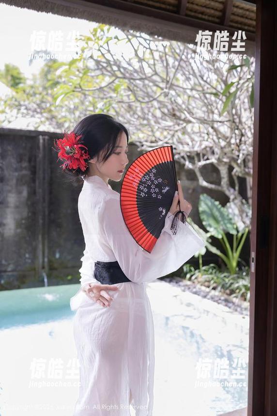 秀人网 - 瑞莎Trista白丝写真集：美得发光，下载一份带走吧！
