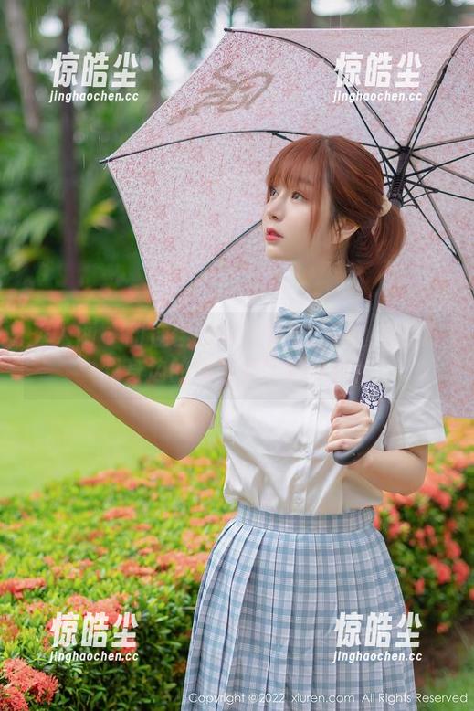秀人网 - 甜佳佳的高清旗袍图包：就这？我身边的朋友都比她好看！