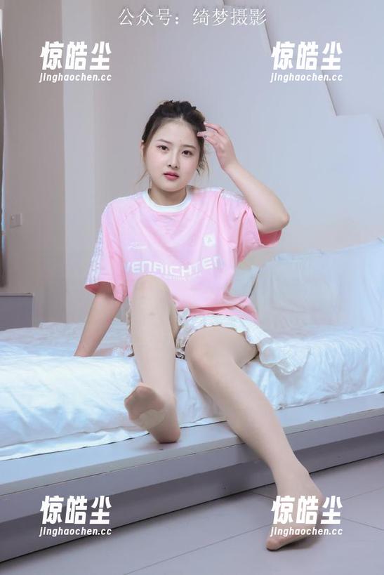绮梦摄影-蕊蕊 绮梦摄影 - 裸足蕊蕊的图包:说真的,这双脚该不会也偷偷在撩我吧?