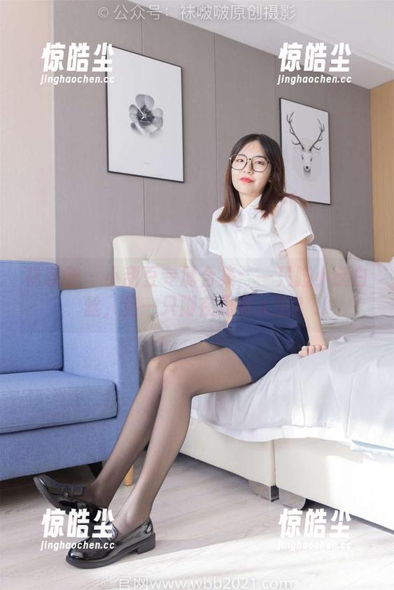 袜啵啵 - 小甜豆专属合集：一只脚小腿白丝，另一只脚在思考人生？