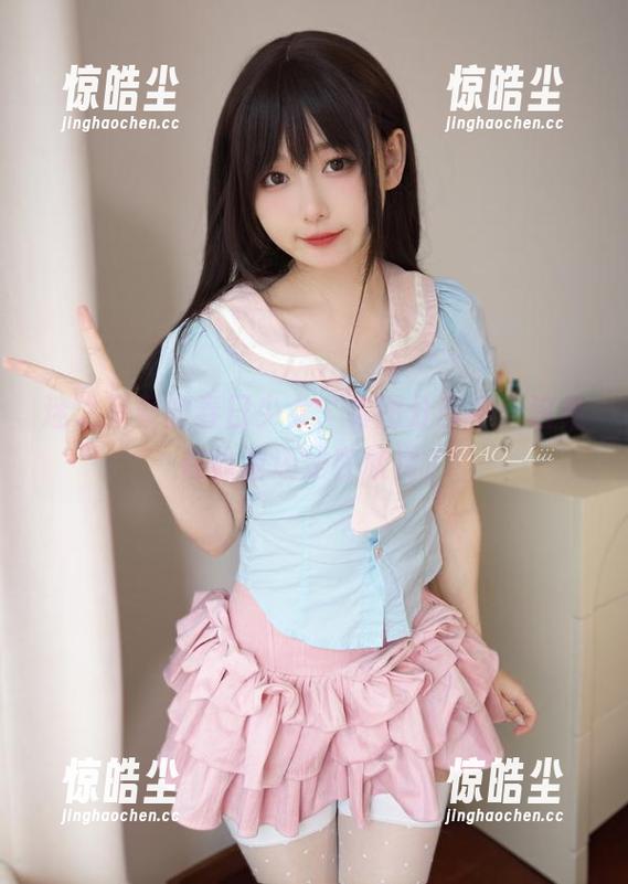 迷之呆梨的春日少女，套图分享中：这是在偷看还是在欣赏？