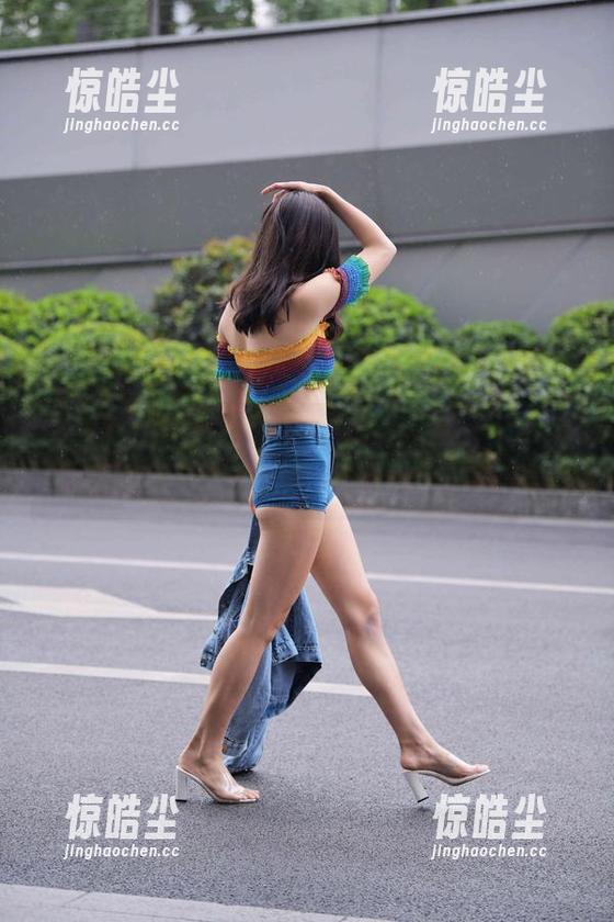 魔镜街拍 - 婷婷的日常竟然是这样：粉裙+销售主管+私拍图集，究竟谁才是主角？