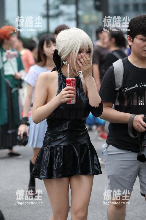 魔镜街拍 - 护士也能这么可爱？艾小青的作品让我怀疑人生！