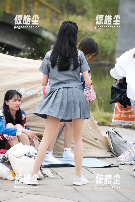 美腿美女图集：跟着魔镜街拍，一起捕捉那些闪亮的瞬间吧！