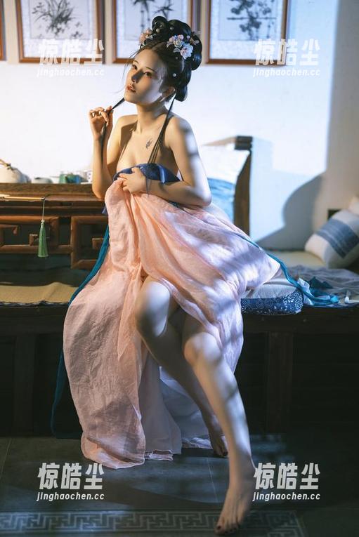 从鹿八岁baby到花嫁，白婚纱cos的图集就像爱情的快递，快来签收！